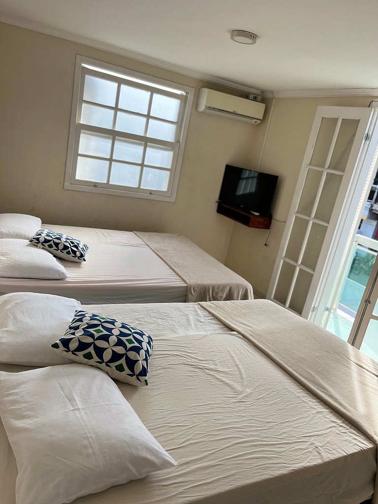 Wonderful 6 bedroom house in Praia Grande *** NO SERVICE CHA