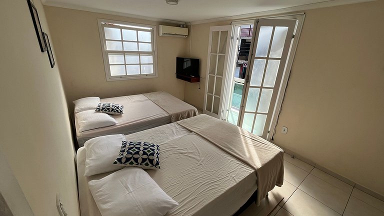 Wonderful 6 bedroom house in Praia Grande *** NO SERVICE CHA