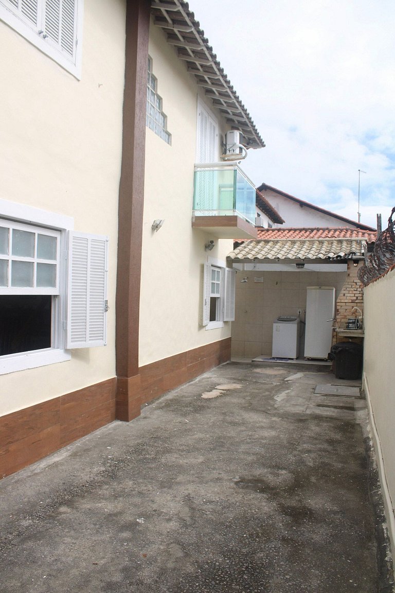 Wonderful 6 bedroom house in Praia Grande *** NO SERVICE CHA